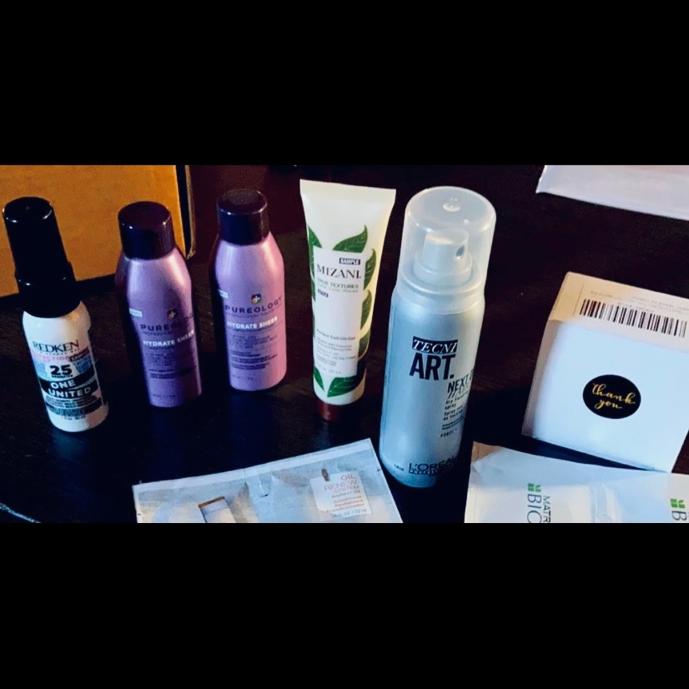 Free samples with purchase 💕